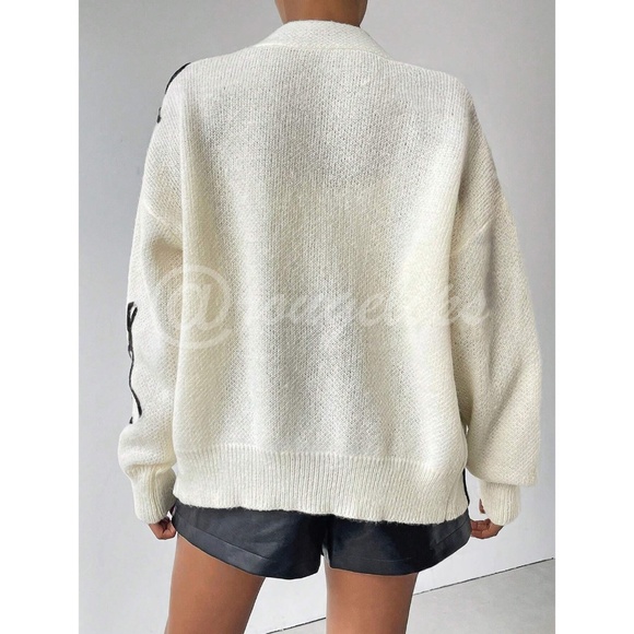 White Cardigan Knit Black Flower Appliqué Oversized Long Sleeves - Picture 6 of 7